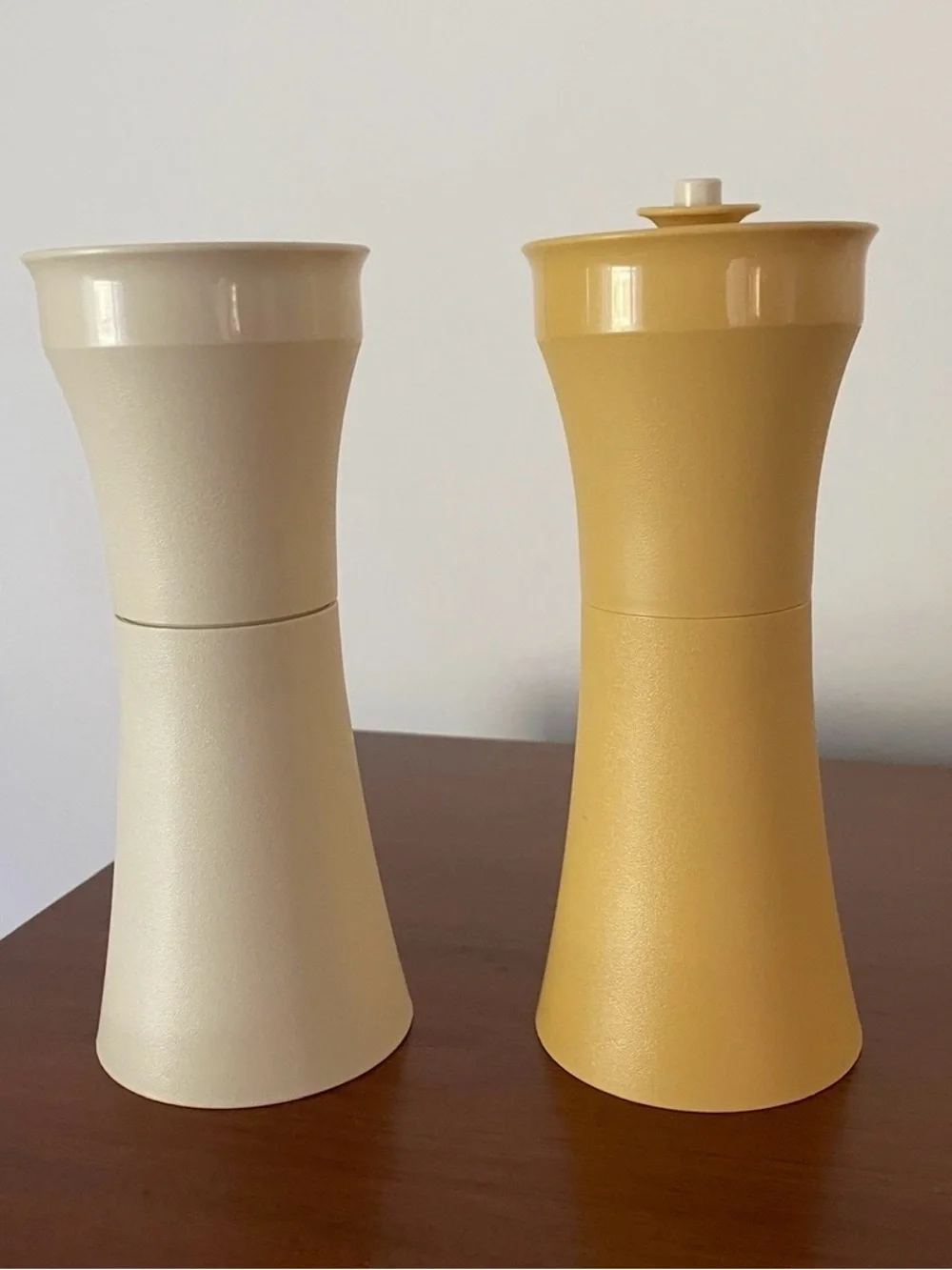 Tupperware Oil And Vinegar Cruet Salad Dressing Set Vintage - one lid missing